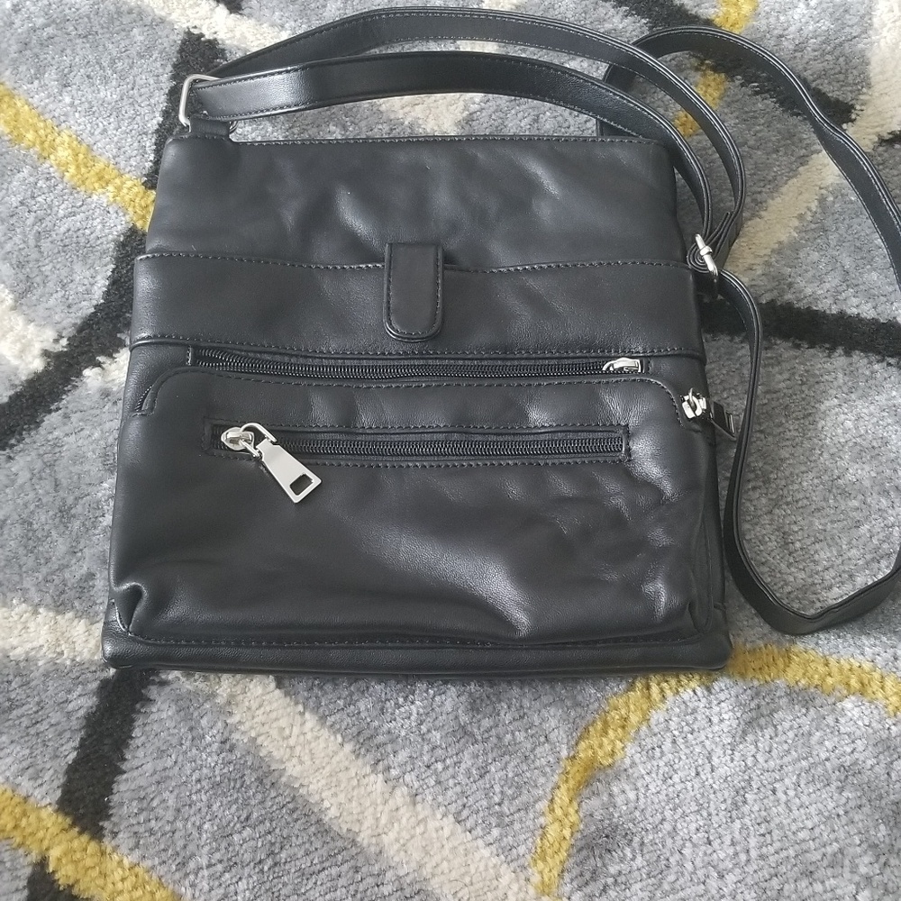 Wilsons Leather adjustable stap Crossbody bag